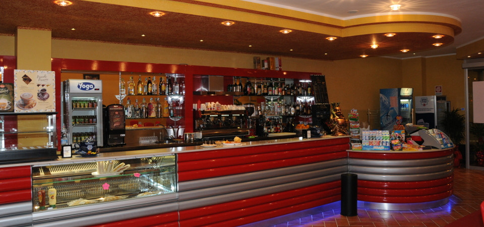 Arredo bar caffetteria for Arredo bar esterno